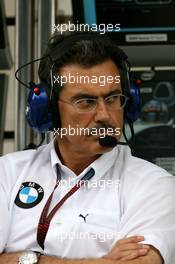 16.03.2007 Melbourne, Australia,  Dr. Mario Theissen (GER), BMW Sauber F1 Team, BMW Motorsport Director - Formula 1 World Championship, Rd 1, Australian Grand Prix, Friday Practice