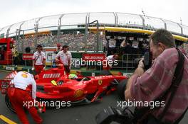 16.03.2007 Melbourne, Australia,  Felipe Massa (BRA), Scuderia Ferrari gets photographed from famous Roland Weihrauch [photographer] - Formula 1 World Championship, Rd 1, Australian Grand Prix, Friday Practice