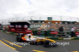 16.03.2007 Melbourne, Australia,  Giancarlo Fisichella (ITA), Renault F1 Team - Formula 1 World Championship, Rd 1, Australian Grand Prix, Friday Practice