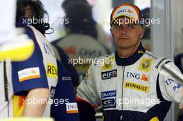 16.03.2007 Melbourne, Australia,  Heikki Kovalainen (FIN), Renault F1 Team after his stop on track - Formula 1 World Championship, Rd 1, Australian Grand Prix, Friday Practice