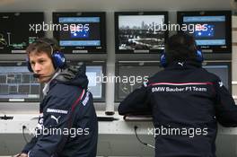 16.03.2007 Melbourne, Australia,  BMW Sauber F1 Team, Pit Gantry - Formula 1 World Championship, Rd 1, Australian Grand Prix, Friday Practice