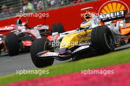16.03.2007 Melbourne, Australia,  Giancarlo Fisichella (ITA), Renault F1 Team, R27 - Formula 1 World Championship, Rd 1, Australian Grand Prix, Friday Practice
