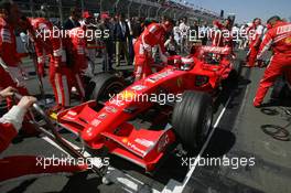 18.03.2007 Melbourne, Australia,  Kimi Raikkonen (FIN), Räikkönen, Scuderia Ferrari - Formula 1 World Championship, Rd 1, Australian Grand Prix, Sunday Pre-Race Grid