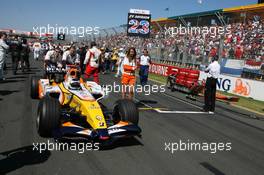 18.03.2007 Melbourne, Australia,  Giancarlo Fisichella (ITA), Renault F1 Team, R27 - Formula 1 World Championship, Rd 1, Australian Grand Prix, Sunday Pre-Race Grid