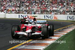 18.03.2007 Melbourne, Australia,  Jarno Trulli (ITA), Toyota Racing, TF107 - Formula 1 World Championship, Rd 1, Australian Grand Prix, Sunday Race