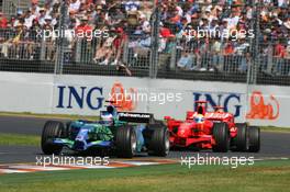 18.03.2007 Melbourne, Australia,  Jenson Button (GBR), Honda Racing F1 Team, RA107 leads Felipe Massa (BRA), Scuderia Ferrari, F2007 - Formula 1 World Championship, Rd 1, Australian Grand Prix, Sunday Race