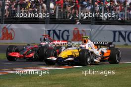 18.03.2007 Melbourne, Australia,  Heikki Kovalainen (FIN), Renault F1 Team, Fernando Alonso (ESP), McLaren Mercedes - Formula 1 World Championship, Rd 1, Australian Grand Prix, Sunday Race
