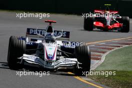 18.03.2007 Melbourne, Australia,  Nick Heidfeld (GER), BMW Sauber F1 Team, Lewis Hamilton (GBR), McLaren Mercedes - Formula 1 World Championship, Rd 1, Australian Grand Prix, Sunday Race