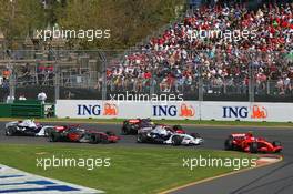 18.03.2007 Melbourne, Australia,  Start, 1st, Kimi Raikkonen (FIN), Räikkönen, Scuderia Ferrari, F2007, 2nd, Nick Heidfeld (GER), BMW Sauber F1 Team, F1.07, 3rd, Lewis Hamilton (GBR), McLaren Mercedes, MP4-22 - Formula 1 World Championship, Rd 1, Australian Grand Prix, Sunday Race