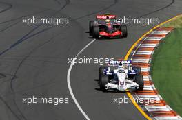 18.03.2007 Melbourne, Australia,  Lewis Hamilton (GBR), McLaren Mercedes, MP4-22 and Nick Heidfeld (GER), BMW Sauber F1 Team - Formula 1 World Championship, Rd 1, Australian Grand Prix, Sunday Race