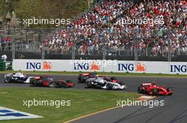 18.03.2007 Melbourne, Australia,  Start, 1st, Kimi Raikkonen (FIN), Räikkönen, Scuderia Ferrari, F2007, 2nd, Nick Heidfeld (GER), BMW Sauber F1 Team, F1.07, 3rd, Lewis Hamilton (GBR), McLaren Mercedes, MP4-22 - Formula 1 World Championship, Rd 1, Australian Grand Prix, Sunday Race