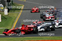 18.03.2007 Melbourne, Australia,  Start, 1st, Kimi Raikkonen (FIN), Räikkönen, Scuderia Ferrari, F2007, 2nd, Nick Heidfeld (GER), BMW Sauber F1 Team, F1.07, 3rd, Lewis Hamilton (GBR), McLaren Mercedes, MP4-22 - Formula 1 World Championship, Rd 1, Australian Grand Prix, Sunday Race