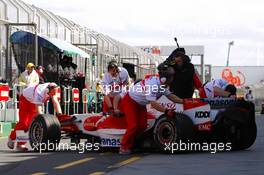 17.03.2007 Melbourne, Australia,  Jarno Trulli (ITA), Toyota Racing, TF107 - Formula 1 World Championship, Rd 1, Australian Grand Prix, Saturday Practice