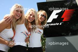 15.03.2007 Melbourne, Australia,  Australian Grand Prix Girls - Formula 1 World Championship, Rd 1, Australian Grand Prix, Thursday