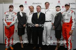 15.03.2007 Melbourne, Australia,  l-r, Christijan Albers (NED), Spyker F1 Team, Colin Kolles (GER), Spyker F1 Team, Team Principal, Ronald Barrott, CEO of Aldar, Victor Muller (NED), Chief Executive Officer of Spyker Cars N.V. and Spyker F1 Team and Adrian Sutil (GER), Spyker F1 Team - Formula 1 World Championship, Rd 1, Australian Grand Prix, Thursday