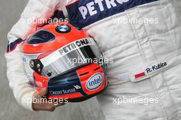 15.03.2007 Melbourne, Australia,  Robert Kubica (POL),  BMW Sauber F1 Team, helmet - Formula 1 World Championship, Rd 1, Australian Grand Prix, Thursday