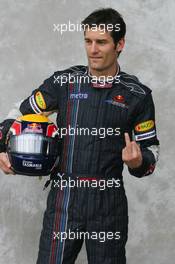 15.03.2007 Melbourne, Australia,  Mark Webber (AUS), Red Bull Racing, shows his appreciation to photographers - Formula 1 World Championship, Rd 1, Australian Grand Prix, Thursday