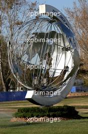 15.03.2007 Melbourne, Australia,  A monument at the circuit - Formula 1 World Championship, Rd 1, Australian Grand Prix, Thursday