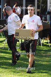 14.03.2007 Melbourne, Australia,  Fernando Alonso (ESP), McLaren Mercedes, carrying a box - Formula 1 World Championship, Rd 1, Australian Grand Prix, Wednesday