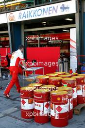 14.03.2007 Melbourne, Australia,  Kimi Raikkonen (FIN), Räikkönen, Scuderia Ferrari. Pit garage - Formula 1 World Championship, Rd 1, Australian Grand Prix, Wednesday