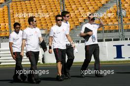 14.03.2007 Melbourne, Australia,  Fernando Alonso (ESP), McLaren Mercedes, walks round the circuit - Formula 1 World Championship, Rd 1, Australian Grand Prix, Wednesday