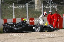 12.02.2007 Barcelona, Spain,  Rubens Barrichello (BRA), Honda Racing F1 Team, RA107, in the gravel - Formula 1 Testing