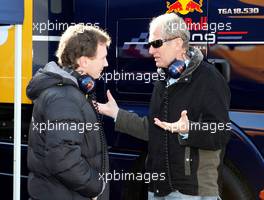 13.02.2007, Barcelona, Spain, Christian Horner (GBR), Red Bull Racing, Sporting Director and Helmut Marko (AUT), Red Bull Racing, Red Bull Advisor