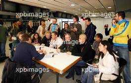 13.02.2007, Barcelona, Spain, Gerhard Berger (AUT), Scuderia Toro Rosso, 50% Team Co Owner talking with some journalists