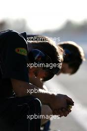 13.02.2007 Barcelona, Spain,  Red Bull Racing Mechanics - Formula 1 Testing