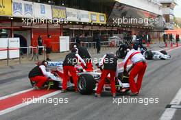 14.02.2007 Barcelona, Spain,  Franck Montagny (FRA), Test Driver, Toyota F1 Team, TF107 and Nick Heidfeld (GER), BMW Sauber F1 Team, F1.07 - Formula 1 Testing