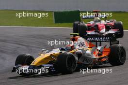 16.09.2007 Francorchamps, Belgium,  Heikki Kovalainen (FIN), Renault F1 Team, Ralf Schumacher (GER), Toyota Racing - Formula 1 World Championship, Rd 14, Belgium Grand Prix, Sunday Race
