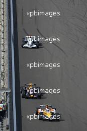 16.09.2007 Francorchamps, Belgium,  Heikki Kovalainen (FIN), Renault F1 Team, R27, Mark Webber (AUS), Red Bull Racing, RB3 and Nick Heidfeld (GER), BMW Sauber F1 Team, F1.07 - Formula 1 World Championship, Rd 14, Belgium Grand Prix, Sunday Race
