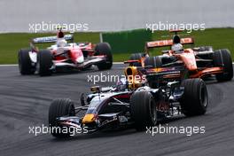 16.09.2007 Francorchamps, Belgium,  David Coulthard (GBR), Red Bull Racing, Adrian Sutil (GER), Spyker F1 Team - Formula 1 World Championship, Rd 14, Belgium Grand Prix, Sunday Race