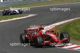 16.09.2007 Francorchamps, Belgium,  Felipe Massa (BRA), Scuderia Ferrari, F2007, Alexander Wurz (AUT), Williams F1 Team - Formula 1 World Championship, Rd 14, Belgium Grand Prix, Sunday Race