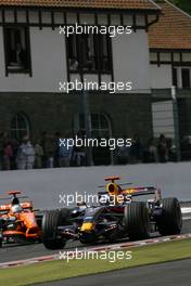 16.09.2007 Francorchamps, Belgium,  David Coulthard (GBR), Red Bull Racing, Adrian Sutil (GER), Spyker F1 Team - Formula 1 World Championship, Rd 14, Belgium Grand Prix, Sunday Race