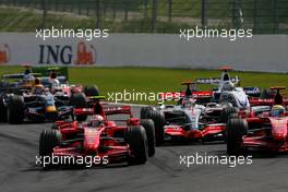 16.09.2007 Francorchamps, Belgium,  Start of the race - Formula 1 World Championship, Rd 14, Belgium Grand Prix, Sunday Race