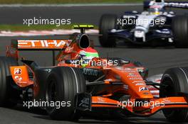 16.09.2007 Francorchamps, Belgium,  Sakon Yamamoto (JPN), Spyker F1 Team, F8-VII-B, Alexander Wurz (AUT), Williams F1 Team, FW29 - Formula 1 World Championship, Rd 14, Belgium Grand Prix, Sunday Race