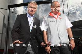 15.09.2007 Francorchamps, Belgium,  After a $100,000,000 fine for McLaren, Max Mosley (GBR), FIA President and Ron Dennis (GBR), McLaren, Team Principal, Chairman pose for a photograph and a hand shake - Formula 1 World Championship, Rd 14, Belgium Grand Prix, Saturday
