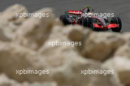 13.04.2007 Sakhir, Bahrain,  Lewis Hamilton (GBR), McLaren Mercedes, MP4-22 - Formula 1 World Championship, Rd 3, Bahrain Grand Prix, Friday Practice