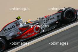 13.04.2007 Sakhir, Bahrain,  Lewis Hamilton (GBR), McLaren Mercedes, MP4-22 - Formula 1 World Championship, Rd 3, Bahrain Grand Prix, Friday Practice