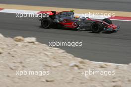 13.04.2007 Sakhir, Bahrain,  Lewis Hamilton (GBR), McLaren Mercedes, MP4-22 - Formula 1 World Championship, Rd 3, Bahrain Grand Prix, Friday Practice