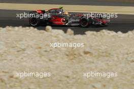 13.04.2007 Sakhir, Bahrain,  Lewis Hamilton (GBR), McLaren Mercedes, MP4-22 - Formula 1 World Championship, Rd 3, Bahrain Grand Prix, Friday Practice