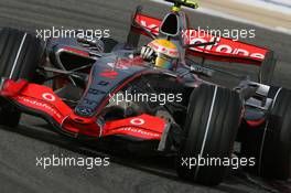 13.04.2007 Sakhir, Bahrain,  Lewis Hamilton (GBR), McLaren Mercedes, MP4-22 - Formula 1 World Championship, Rd 3, Bahrain Grand Prix, Friday Practice