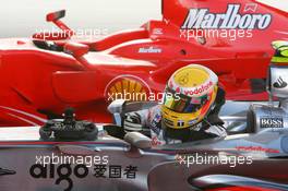 15.04.2007 Sakhir, Bahrain,  2nd, Lewis Hamilton (GBR), McLaren Mercedes, MP4-22 - Formula 1 World Championship, Rd 3, Bahrain Grand Prix, Sunday Podium