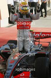 15.04.2007 Sakhir, Bahrain,  2nd, Lewis Hamilton (GBR), McLaren Mercedes - Formula 1 World Championship, Rd 3, Bahrain Grand Prix, Sunday Podium