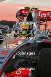 15.04.2007 Sakhir, Bahrain,  2nd, Lewis Hamilton (GBR), McLaren Mercedes, MP4-22 - Formula 1 World Championship, Rd 3, Bahrain Grand Prix, Sunday Podium