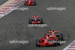 15.04.2007 Sakhir, Bahrain,  Felipe Massa (BRA), Scuderia Ferrari, F2007 and Lewis Hamilton (GBR), McLaren Mercedes, MP4-22 - Formula 1 World Championship, Rd 3, Bahrain Grand Prix, Sunday Race