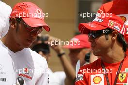 15.04.2007 Sakhir, Bahrain,  Lewis Hamilton (GBR), McLaren Mercedes and Felipe Massa (BRA), Scuderia Ferrari - Formula 1 World Championship, Rd 3, Bahrain Grand Prix, Sunday