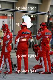 23.02.2007 Sakhir, Bahrain,  Scuderia Ferrari, prepare for pitstops - Formula 1 Testing