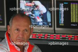 19.10.2007 Sao Paulo, Brazil,  Ron Dennis (GBR), McLaren, Team Principal, Chairman - Formula 1 World Championship, Rd 17, Brazilian Grand Prix, Friday Practice